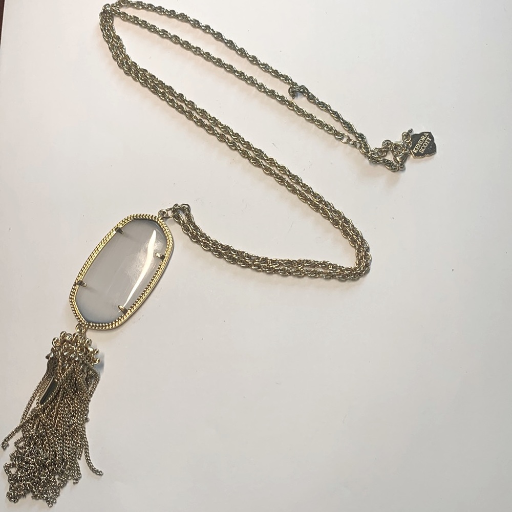 Kendra Scott necklace